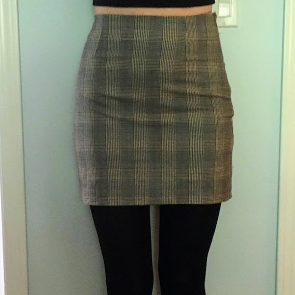 Plaid miniskirt - Picture 1 of 6